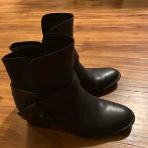 Ugg Elysian booties